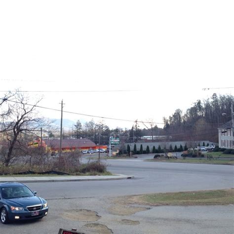 greyhound bus station in asheville north carolina